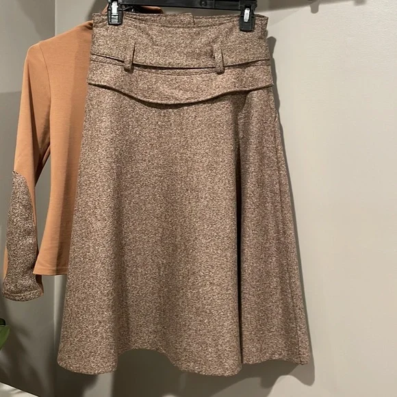 GORGEOUS SET Skirt and Top - Picture 5 of 16